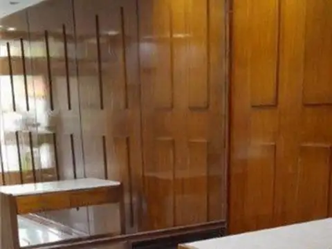 Avenida Hipólito Yrigoyen 1500, Piso 1