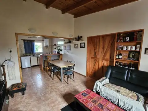 Casa 5 ambientes con 2 baños
