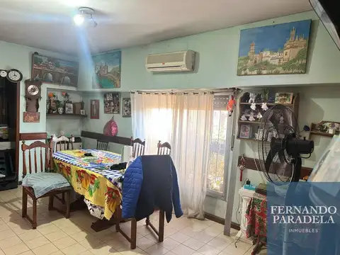 Casa 4 ambientes con 2 baños