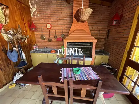 Casa 5 ambientes con 2 baños