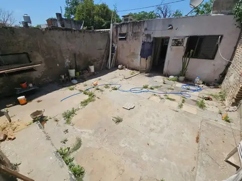 Casa 4 ambientes con 1 baño