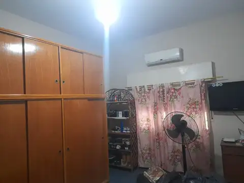 Casa en Alquiler con 1 cochera