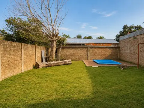 Casa 4 ambientes con 1 baño