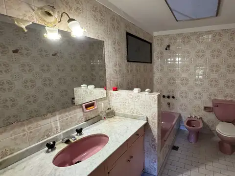 Depto Tipo Casa 5 ambientes con 2 baños