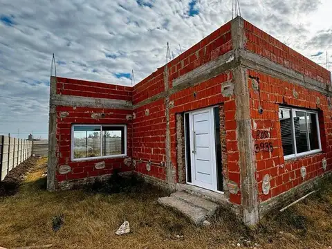CASA EN VENTA EN CONSTRUCCIÓN SALADILLO LOTE 519M2