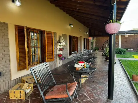 Casa 4 ambientes con 3 baños