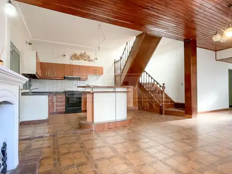 Casa 5 ambientes con 2 baños