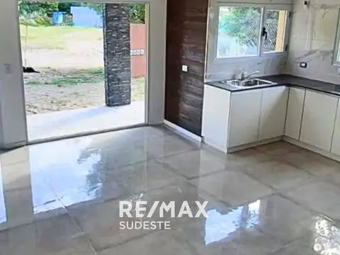 Casa 3 ambientes con 2 baños