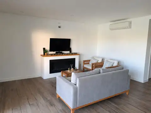 Casa en Alquiler en Pilar, USD 1.600