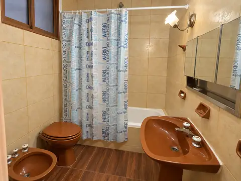 Lavalle 2500, Piso 2