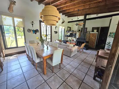 Casa 5 ambientes con 1 baño