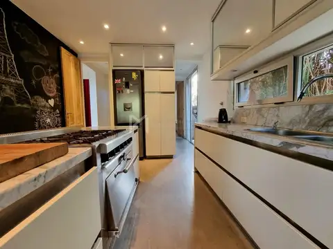 Casa 6 ambientes con 3 baños