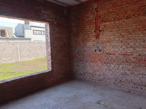 Casa 5 ambientes con 1 baño