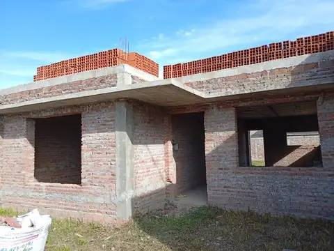 Casa en venta c/ cochera en Puerto General San Martín