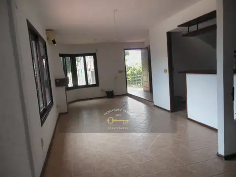 Depto Tipo Casa 4 ambientes con 2 baños