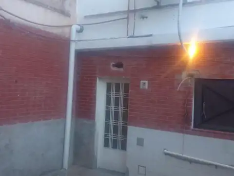 PH en venta - 2 Dormitorios 1 Baño - 80Mts2 - Caseros