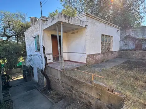 VENDO CASA A REFACCIONAR SALDÁN, EXCELENTE UBICACIÓN