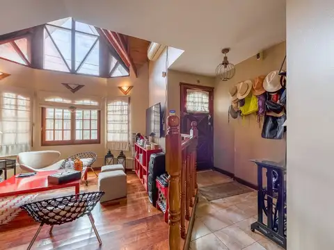 Casa 5 ambientes con 3 baños
