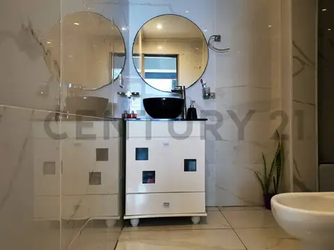 PH 3 ambientes en planta baja + Unidad independiente en terraza - Totalmente Refaccionado - Acepta p