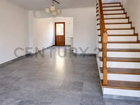 Impecable Triplex 5 Ambientes con Playroom y Cochera en Ubicación Estratégica – Florida Oeste