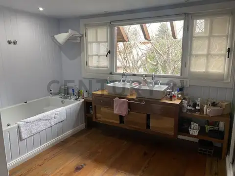 RIVADAVIA 900, Piso 0