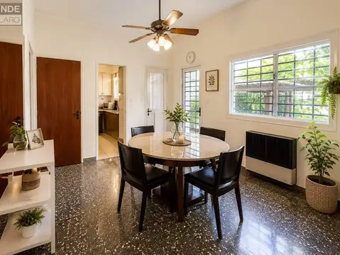 VENTA CASA SOBRE LOTE PROPIO 300m2 | 3 DORMITORIOS | JARDÍN Y PILETA | COCHERA | FLORIDA ESTE