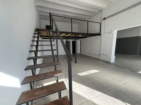 Alquiler Local Comercial/Depósito | A Metros de Univ. Blas Pascal | Potencial Operativo y Comercial