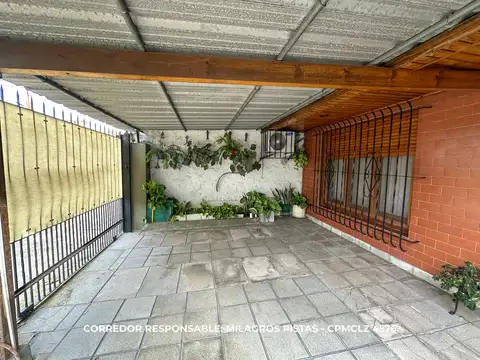 Casa 4 ambientes con 1 baño