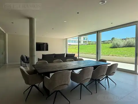 Departamento en Alquiler en Lomas de San Isidro, USD 1.200