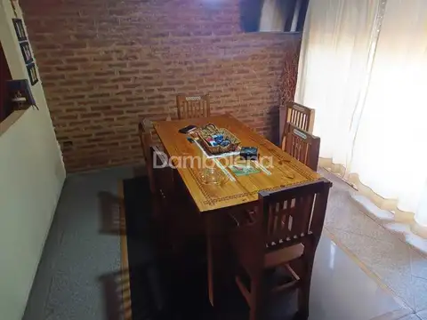 Casa 3 ambientes con 2 baños
