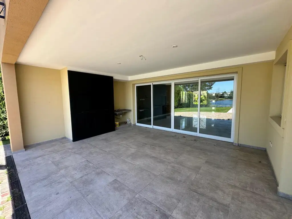 Casa en Alquiler de 262,0 m2