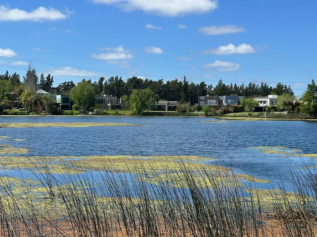 Santa Calina- Villanueva - 5 dormitorios con cochera