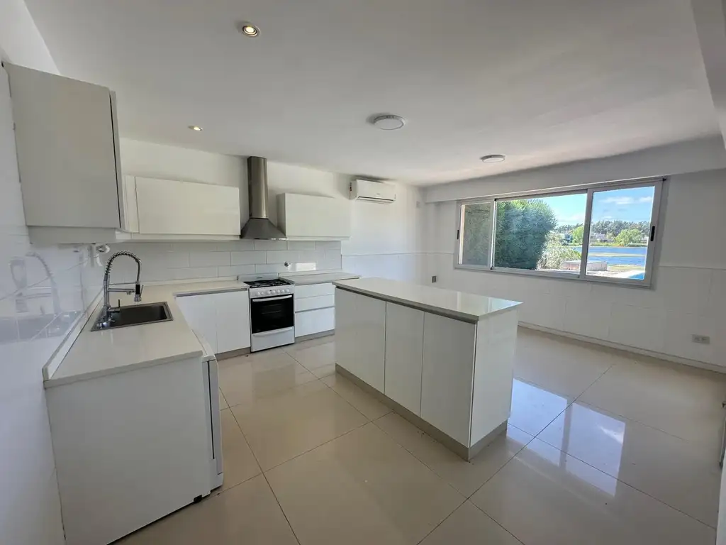 Casa en Alquiler - Santa Catalina