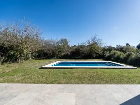 Casa 5 ambientes con 3 baños