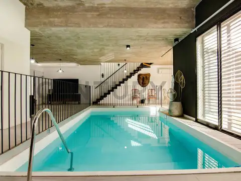 Venta Casa de 3 Dormitorios con pileta climatizada en Funes