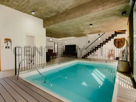 Venta Casa de 3 Dormitorios con pileta climatizada en Funes
