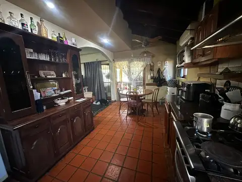 Casa 5 ambientes con 1 baño