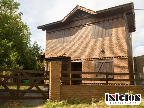 Complejo de Dúplex 3 Ambientes con Patio y Parrilla - C257