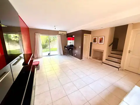 Casa en Venta con 1 cochera