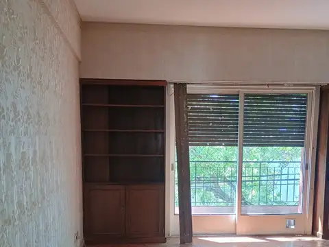 Santander 700, Piso 2do