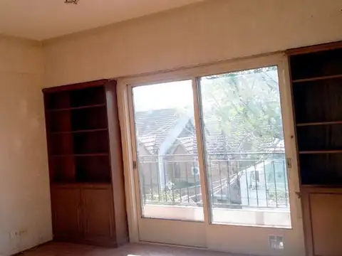 Santander 700, Piso 2do