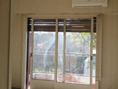 Departamento en Alquiler en Parque Chacabuco, $ 850.000