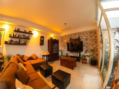 CASA EN VENTA EN MICROCENTRO