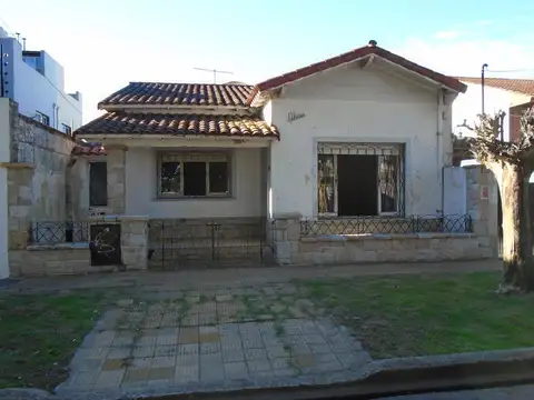 VENTA CHALET 3 AMBIENTES EN CARAPACHAY