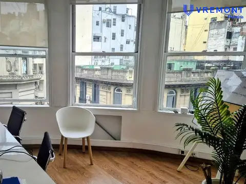 Reconquista al 600 | Microcentro | Oficina de 300 m2 c/ cochera | Alquiler