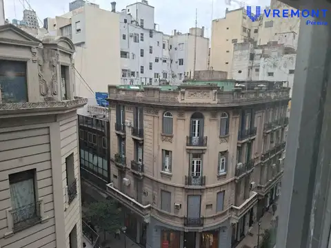 Reconquista al 600 | Microcentro | Oficina de 300 m2 c/ cochera | Alquiler