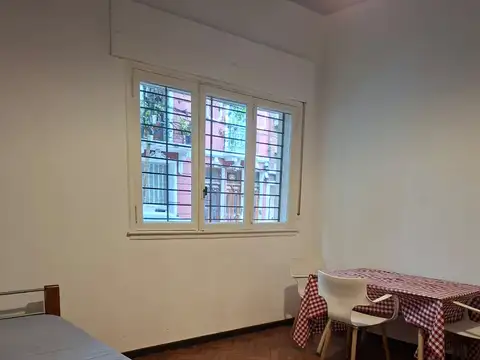 Depto Tipo Casa en Alquiler de 1 dormitorio
