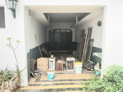 Casa 12 ambientes con 1 baño