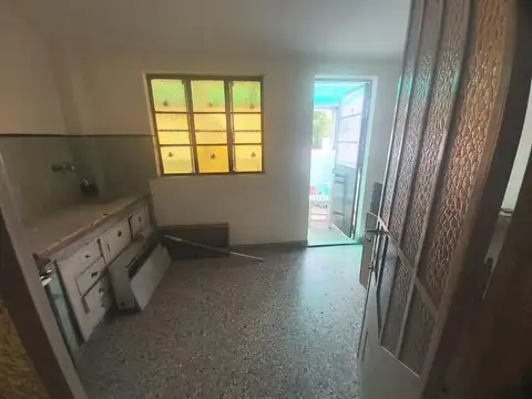 Casa 4 ambientes con 1 baño