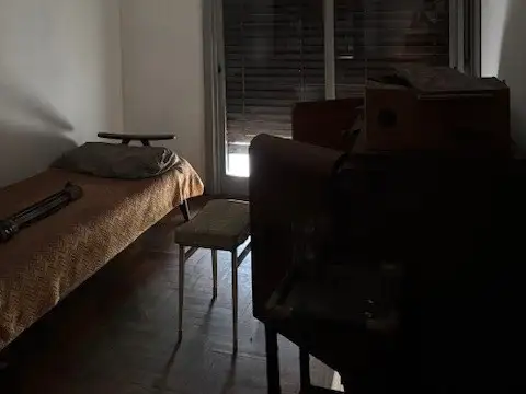 Departamento 4 ambientes sobre Avenida Juan Manuel de Rosas